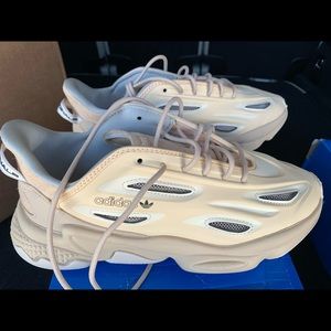 Women’s Ozweego Celox Trainer